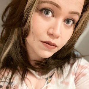 Meet your Posher, Camille